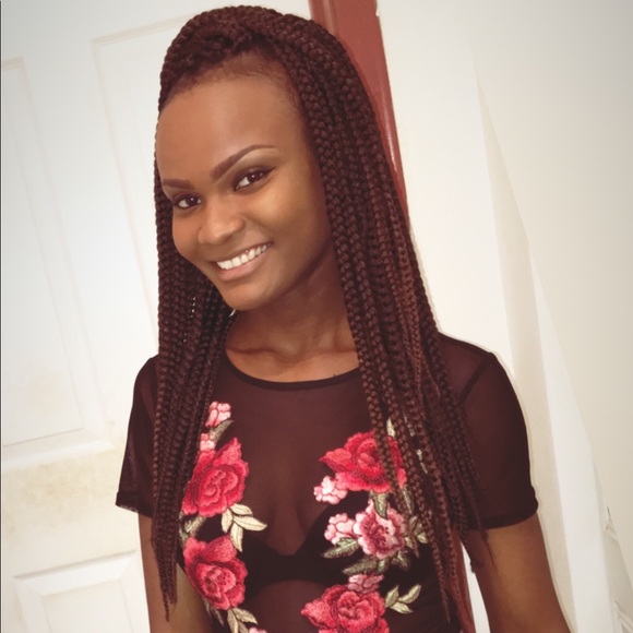 Meet your Posher, Stephanie - Picture 5 of 5